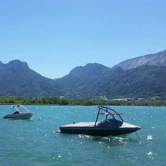 Activités nautiques au lac d'Annecy